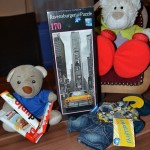 Pauli und Nic mit Geschenken (1)