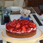 Pauli mit dem ganzen Kuchen